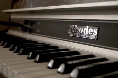 Reparación de Piano Rhodes